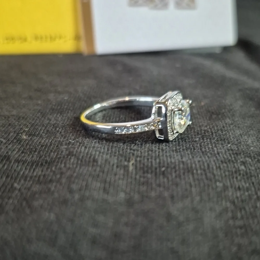 Stunning Moissanite Silver Ring with Sparkling Stone #15 - Picture 2 of 5